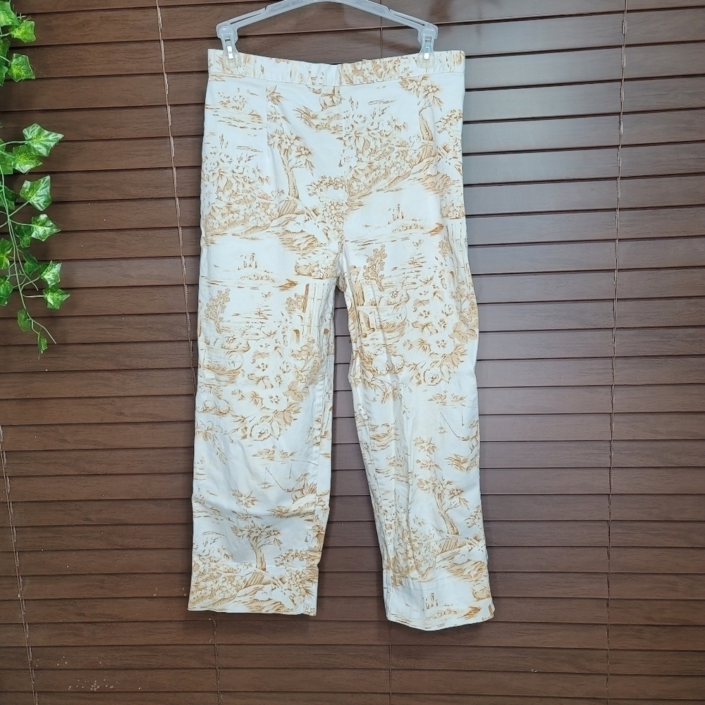 Bill Blass Stretch Cropped White W/Tan Nature Scene Design Pants Womens Size 8